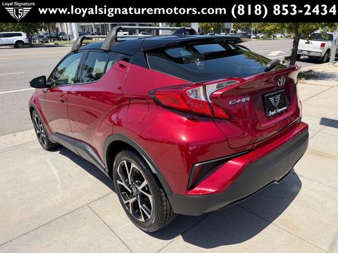 Used 2019 Toyota C-HR Limited FWD image 5