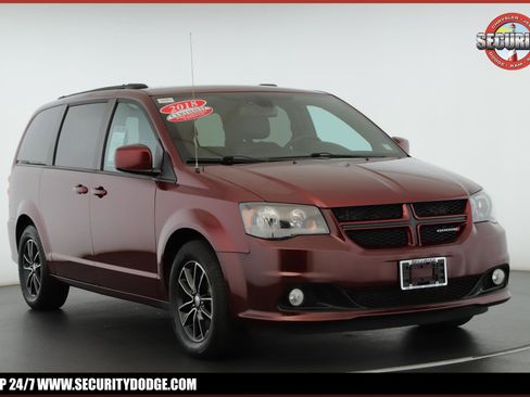 Used 2018 Dodge Grand Caravan GT image 1