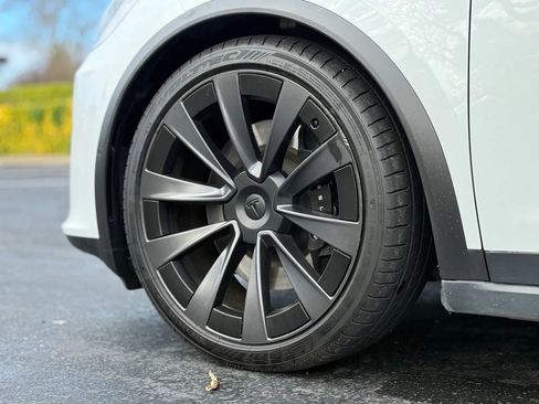 Used 2022 Tesla Model X Plaid image 10