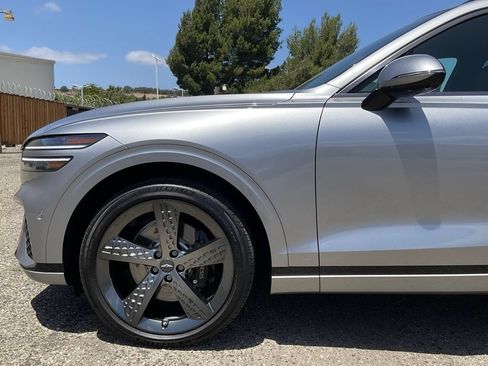 Used 2024 Genesis GV70 2.5T w/ Sport Prestige Package AWD/4WD image 10