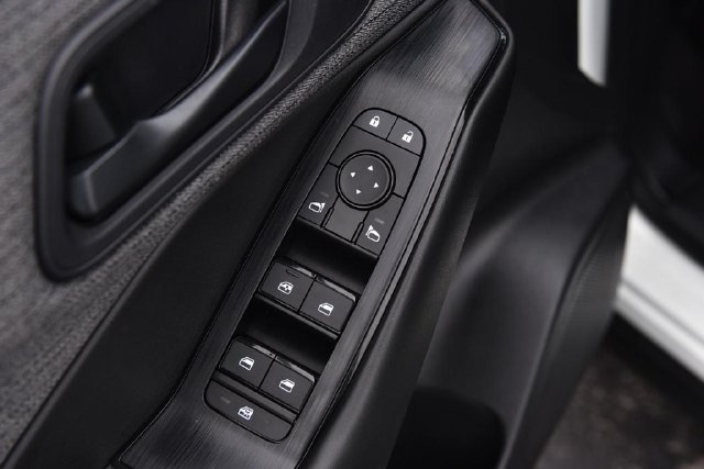 Used 2023 Nissan Rogue S FWD image 8