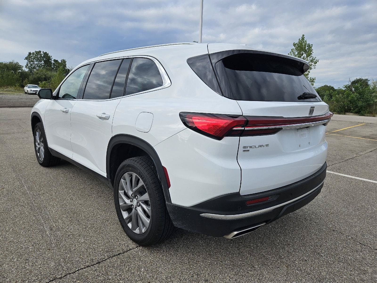 Used 2026 Buick Enclave Preferred AWD/4WD image 5