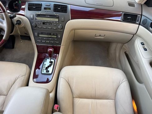 Used 2004 Lexus ES 330 FWD image 28