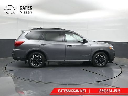 Used 2020 Nissan Pathfinder SL AWD/4WD image 3