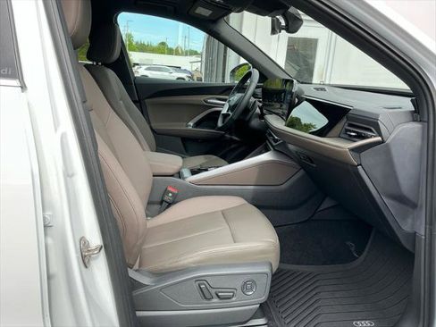Used 2025 Audi Q5 Premium w/ Convenience Package AWD/4WD image 32