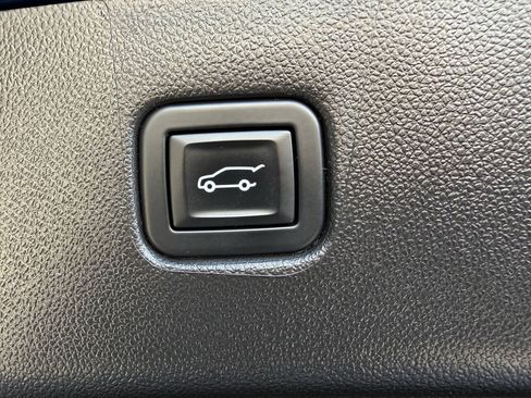 Used 2022 Chevrolet Blazer LT w/ Sound & Technology Package AWD/4WD image 34