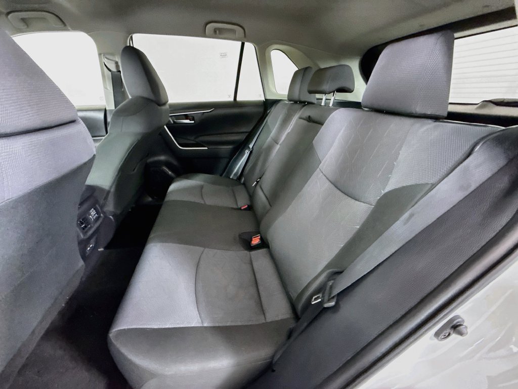 Used 2025 Toyota RAV4 XLE FWD image 20