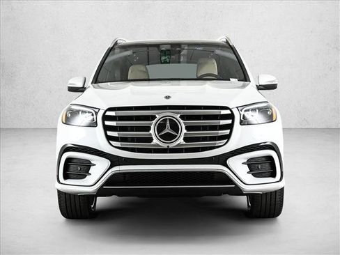 New 2026 Mercedes-Benz GLS 580 4MATIC image 2