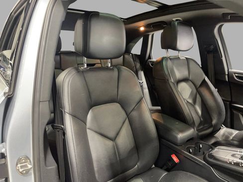 Used 2016 Porsche Macan S image 38
