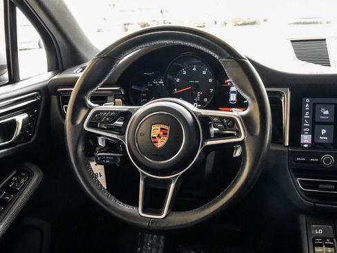 Used 2020 Porsche Macan AWD/4WD image 16