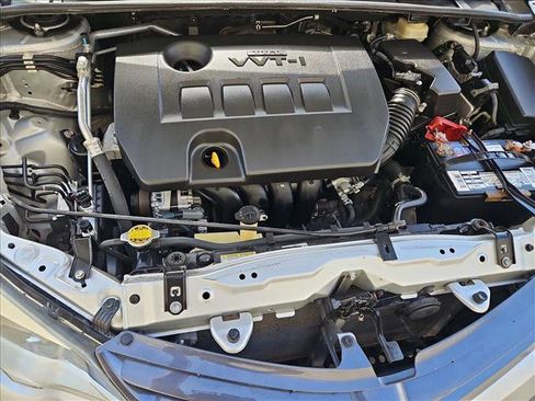 Used 2015 Toyota Corolla LE w/ Body Protection Package #1 FWD image 21