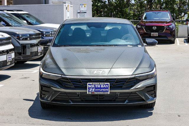 New 2026 Hyundai Elantra SEL FWD image 2
