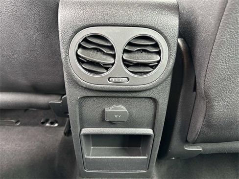 Used 2017 Volkswagen Tiguan Limited w/ Premium Package image 16