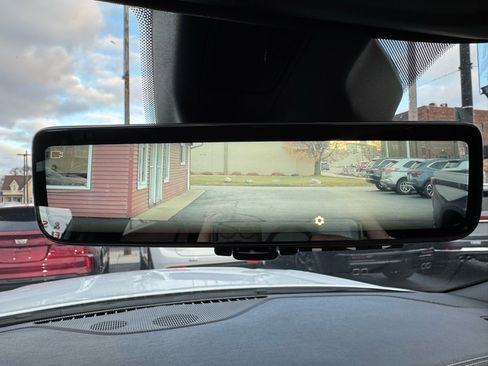 Used 2024 Jeep Grand Cherokee Limited w/ Luxury Tech Group II image 31