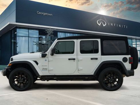 Used 2024 Jeep Wrangler Unlimited Sahara AWD/4WD image 6