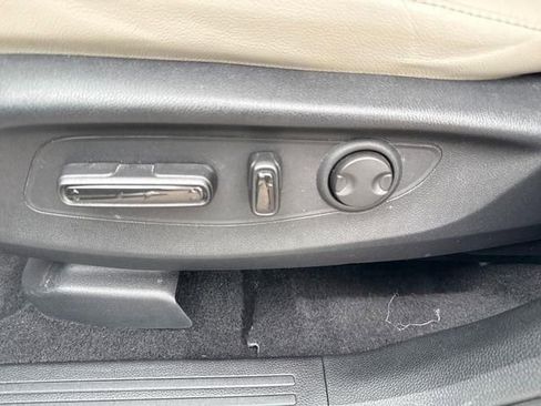 Used 2023 Honda CR-V EX-L image 7