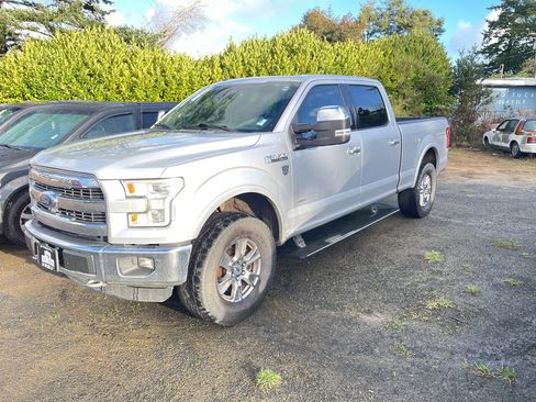 Used 2015 Ford F150 Lariat w/ Equipment Group 502A Luxury image 2