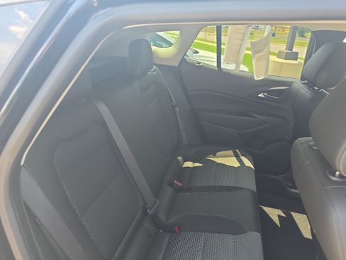Used 2025 Chevrolet Trax LT FWD image 12
