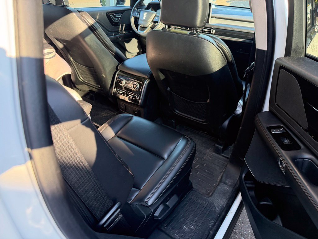 Used 2023 Lincoln Aviator AWD w/ Premium Package image 8