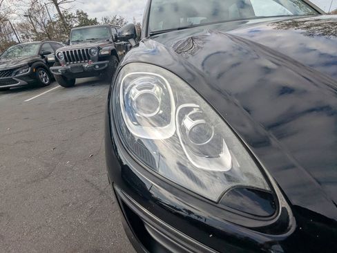 Used 2017 Porsche Macan S image 22