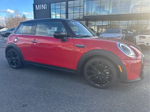 Certified 2023 MINI Cooper S w/ Signature Upholstery Package image 26
