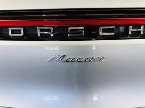 Used 2024 Porsche Macan AWD/4WD image 26