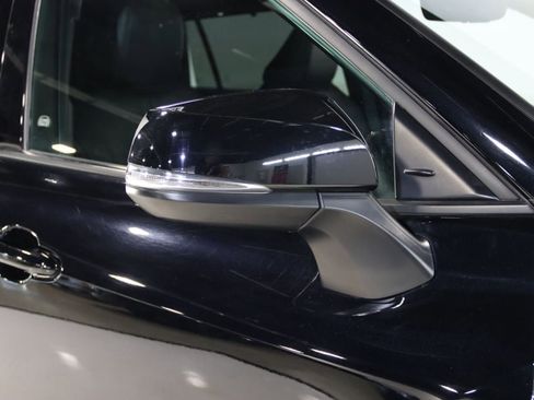 Used 2023 Toyota Highlander L image 68