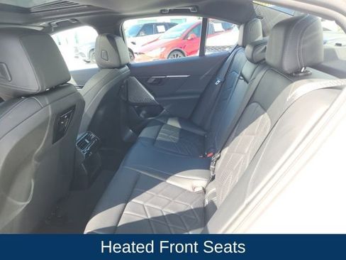 Used 2024 BMW i5 eDrive40i image 22