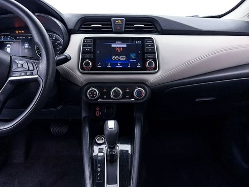 Used 2020 Nissan Versa SV image 4