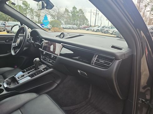 Used 2023 Porsche Macan image 21