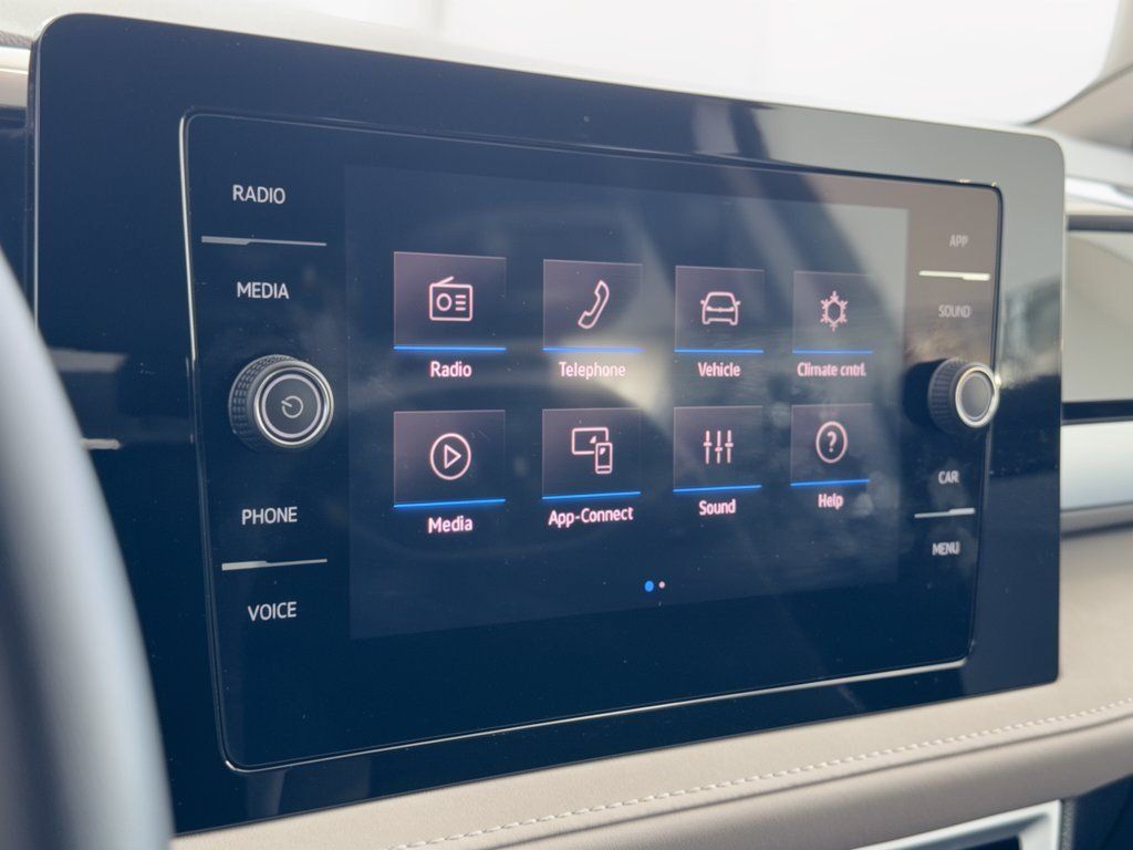 Certified 2026 Volkswagen Taos SE FWD image 23
