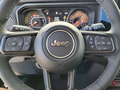 New 2026 Jeep Wrangler Unlimited Rubicon w/ Technology Group AWD/4WD image 16