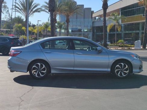 Used 2017 Honda Accord EX-L image 4