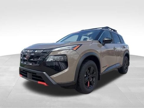 Used 2025 Nissan Rogue SV AWD/4WD image 5