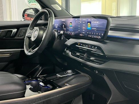 Certified 2025 Buick Enclave Avenir w/ Super Cruise Package AWD/4WD image 8
