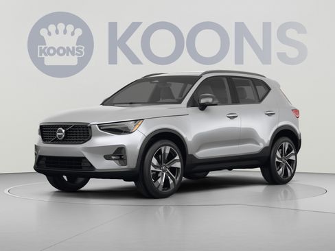 Used 2023 Volvo XC40 B4 Ultimate w/ Climate Package FWD image 1