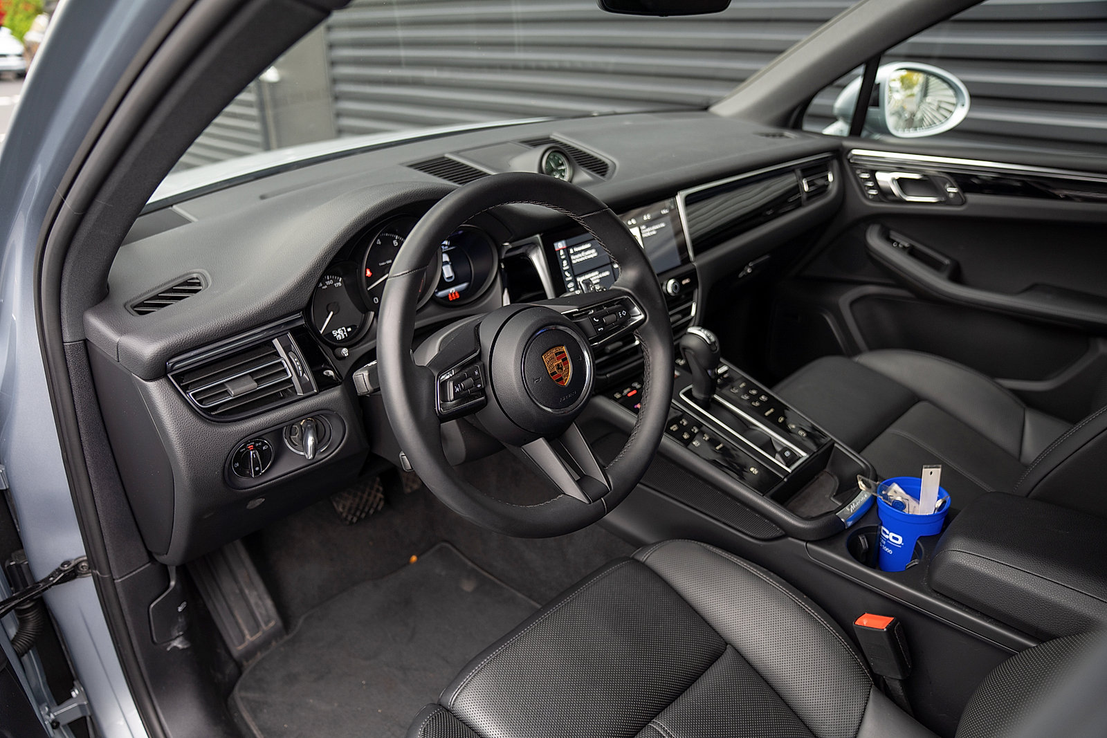 Used 2026 Porsche Macan AWD/4WD image 4