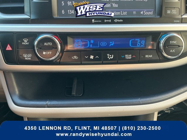 Used 2019 Toyota Highlander XLE FWD image 25