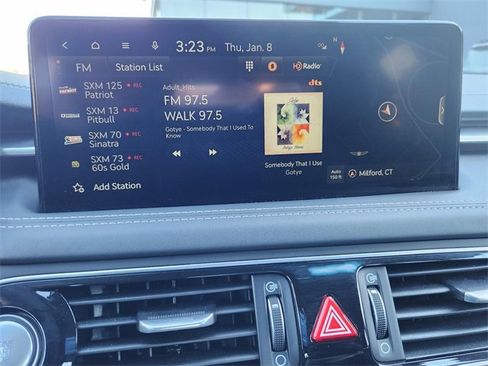 Used 2023 Genesis G70 2.0T image 11