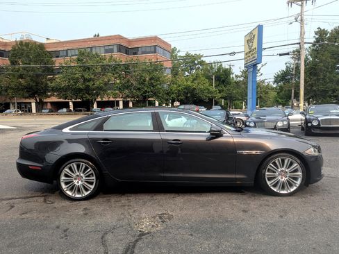 Used 2017 Jaguar XJ L Supercharged image 7