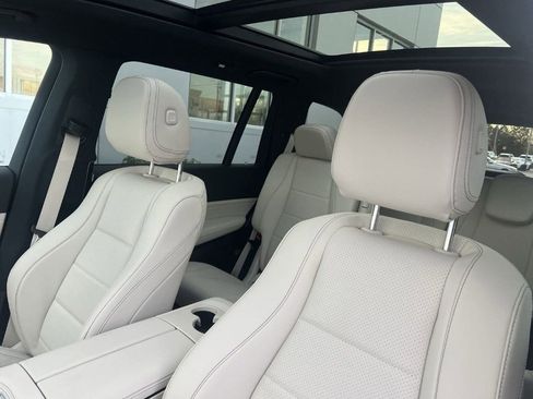 Certified 2025 Mercedes-Benz GLS 450 4MATIC image 19