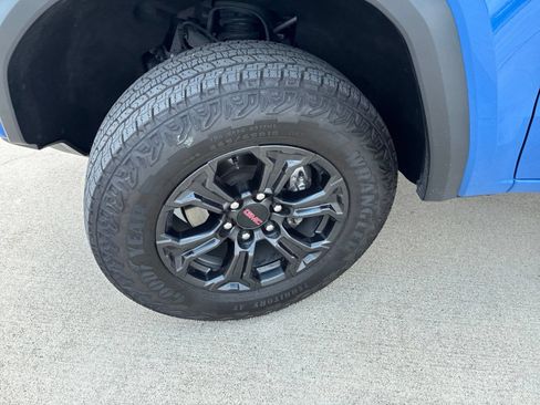 Used 2025 GMC Canyon Elevation RWD image 9