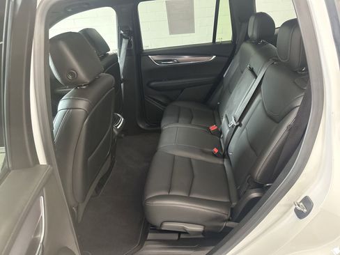 Used 2021 Cadillac XT6 Luxury FWD image 10