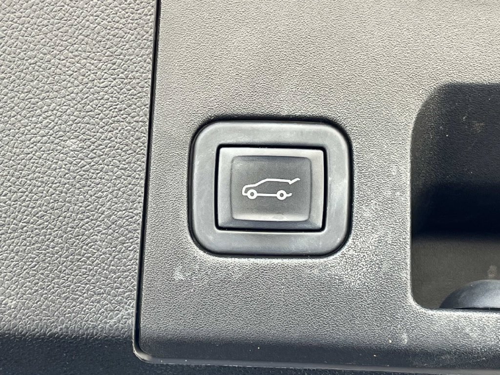 Used 2023 Cadillac XT4 Premium Luxury FWD image 13