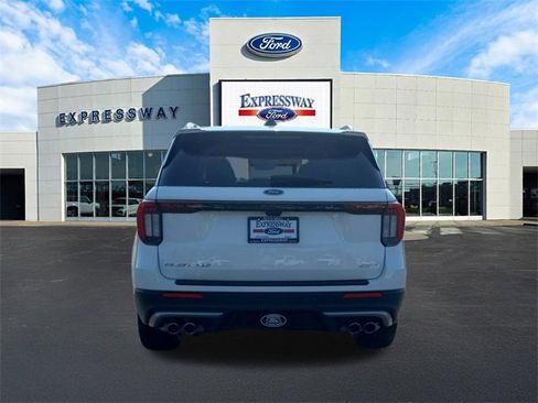 Used 2025 Ford Explorer Platinum w/ Ultimate Package image 7