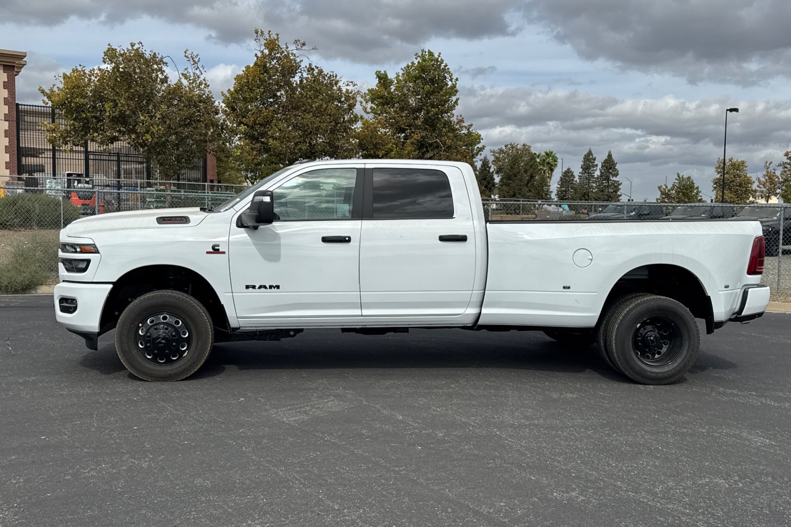 New 2027 RAM 3500 Big Horn AWD/4WD image 6