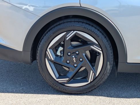 Certified 2025 Kia K4 EX image 9