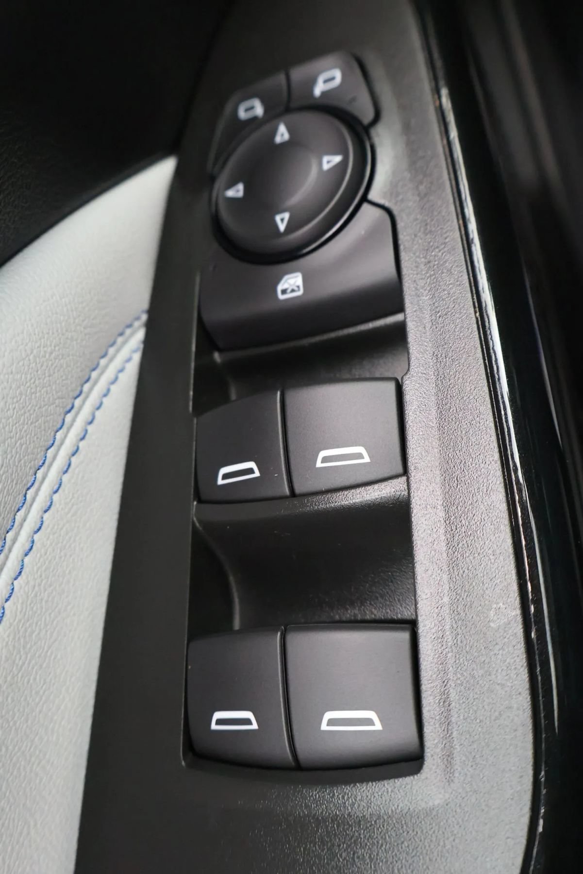 Used 2026 Chevrolet Trax LT FWD image 21