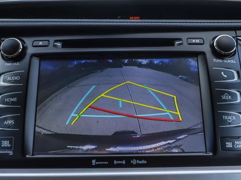 Used 2017 Toyota Highlander Limited image 9