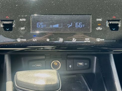 Used 2022 Hyundai Santa Cruz SEL Premium AWD/4WD image 16